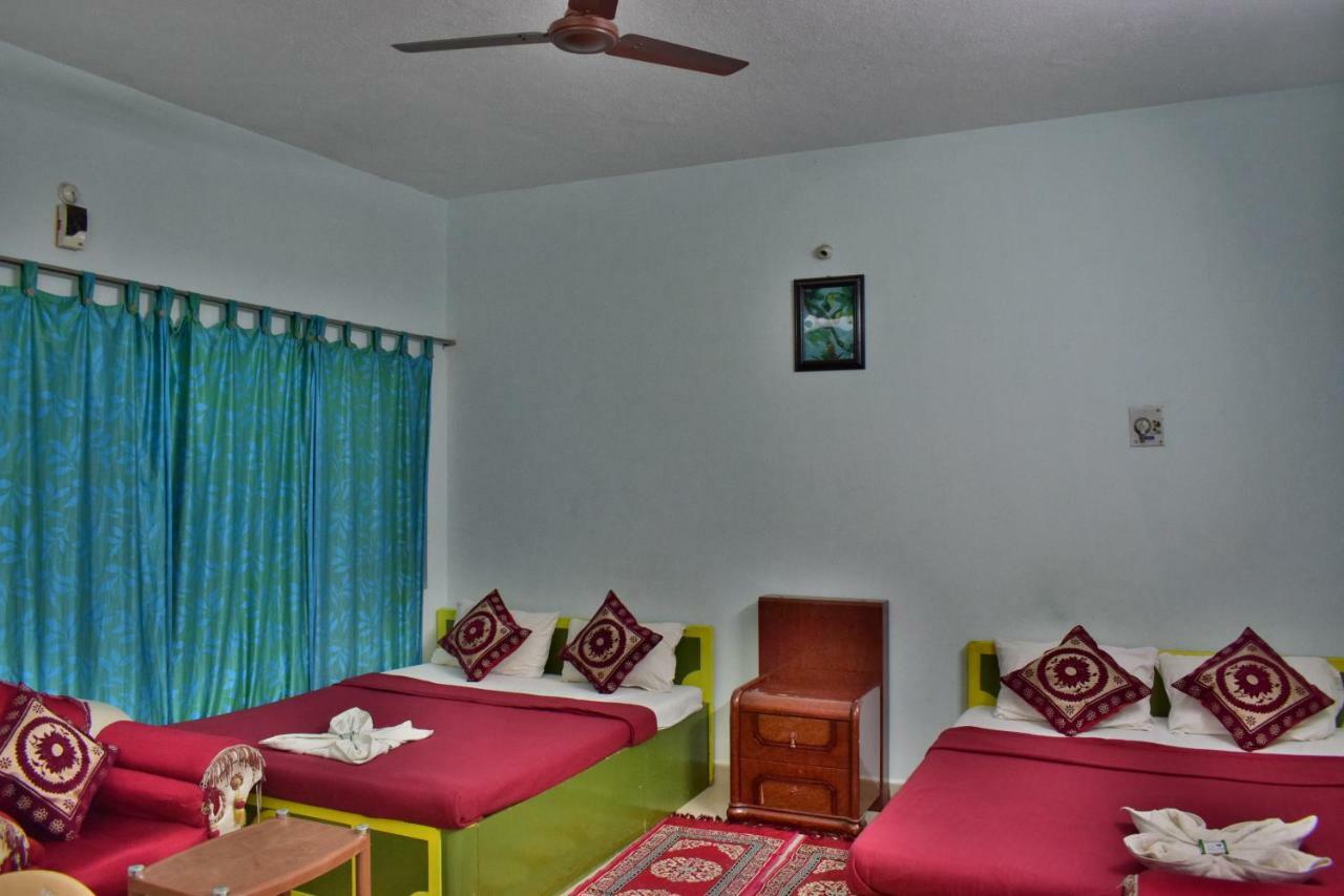 Kozee Kaves Hotel Yelagiri Exterior photo