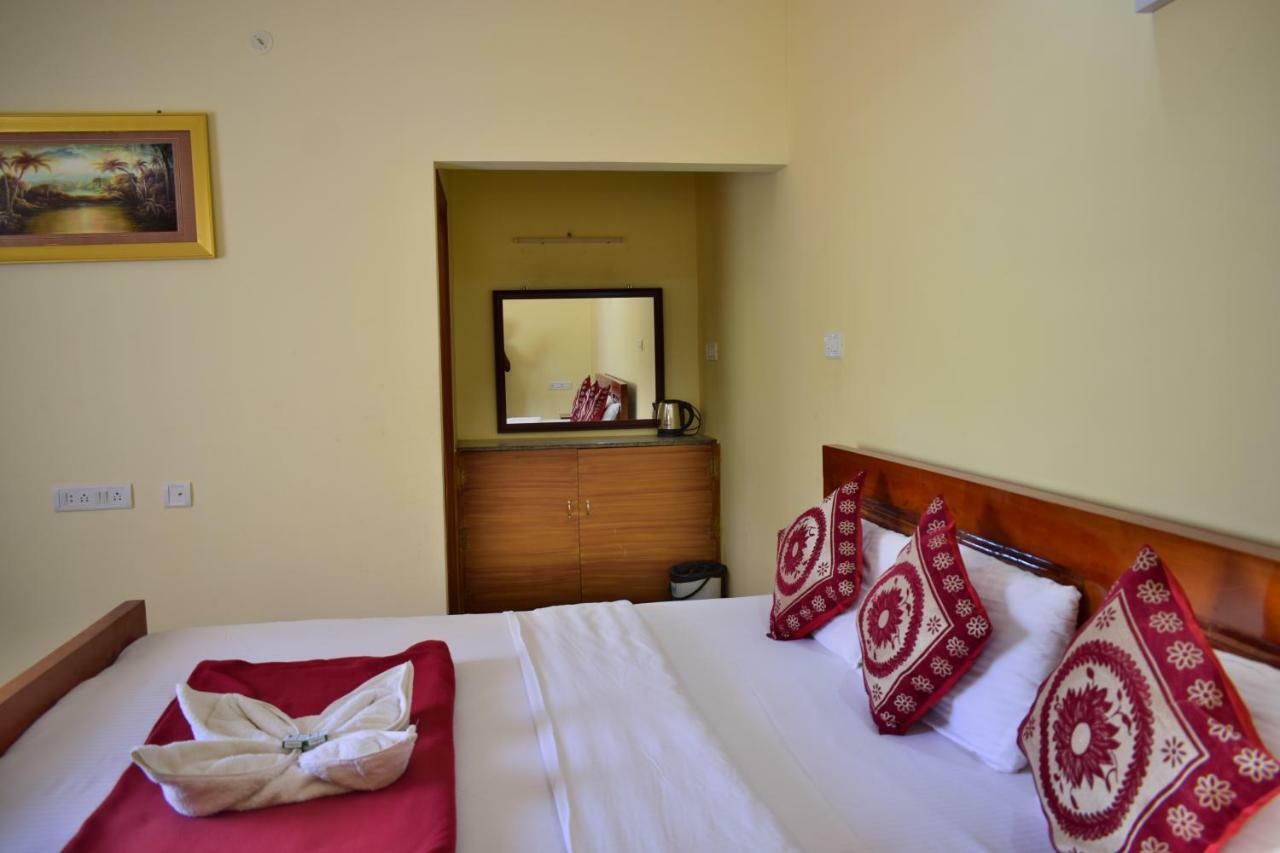 Kozee Kaves Hotel Yelagiri Exterior photo